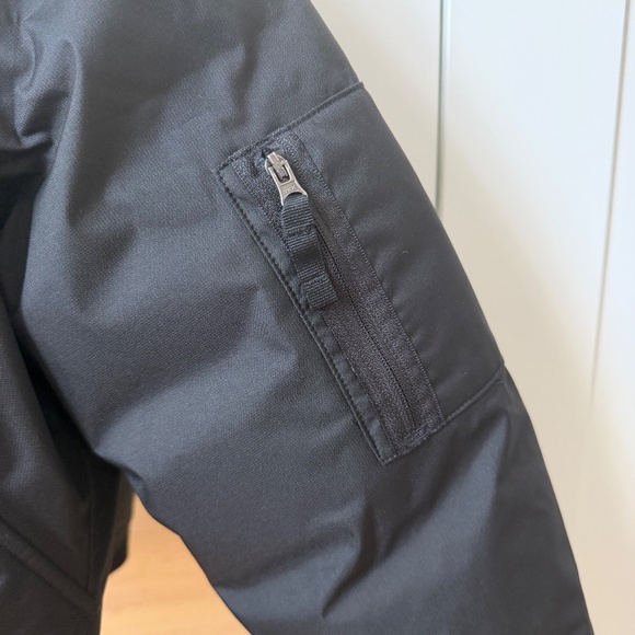 LIKE NEW - YOUTH SZ 10 MEDIUM NORTH FACE WINTER COAT - Picture 5 of 5